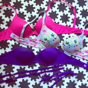Victoria’s Secret Pink bra bundle!!